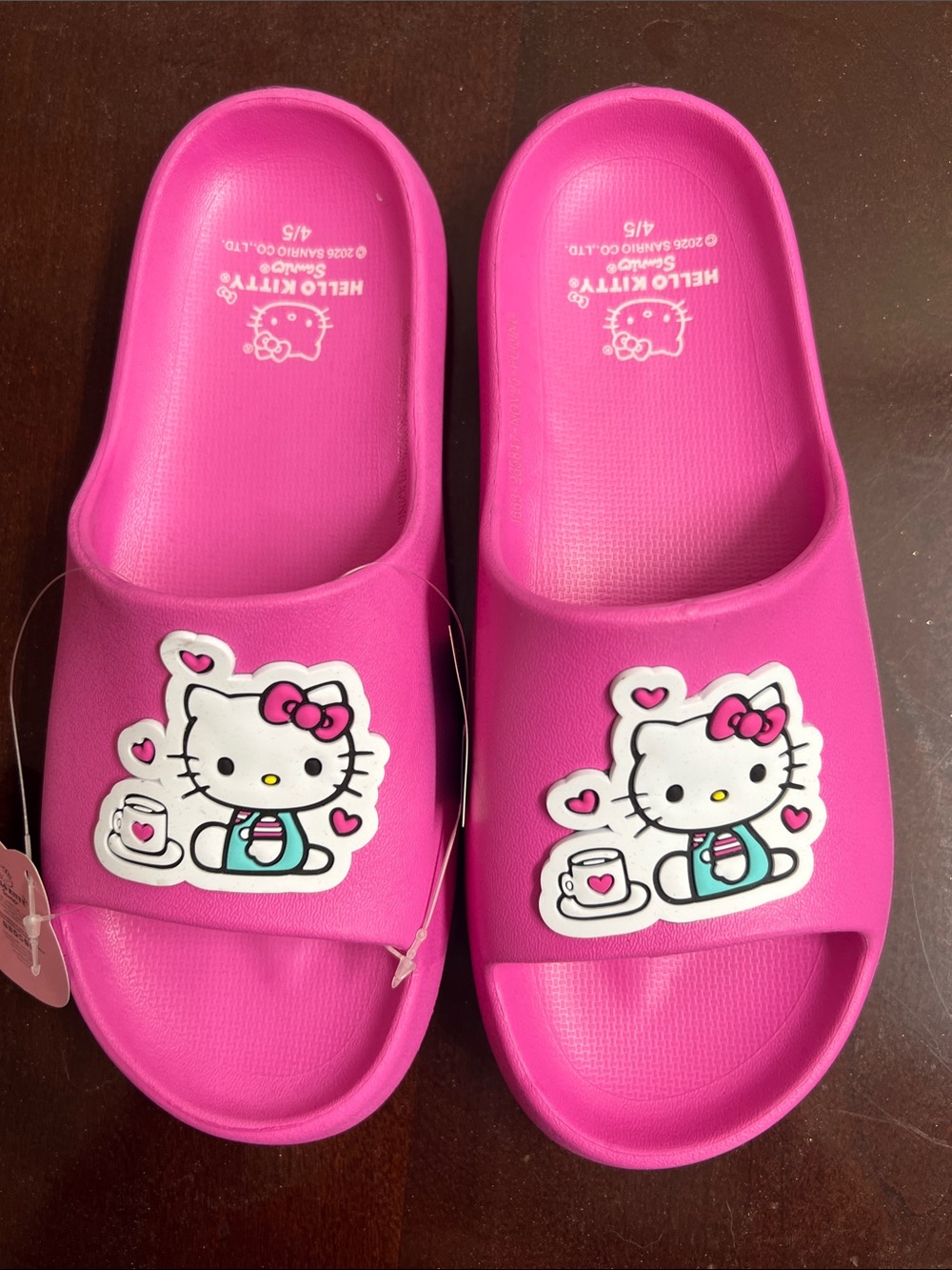 🌞 Hello Kitty Hot Pink Slide Sandals with Character Graphic womem 4/5